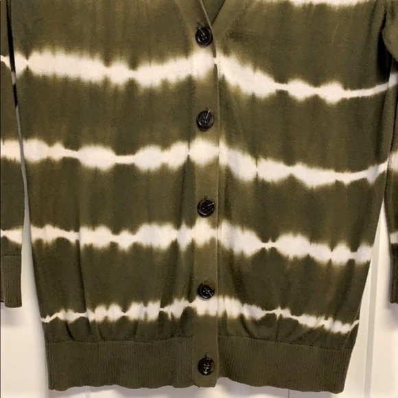 Michael Kors Dark Olive Green White Tie Dye Print Mid Sleeve Knit Top Size PS - Picture 2 of 6